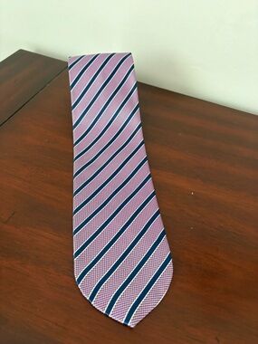 Dolcepunta Men’s Luxury Tie Handmade Italy 100% Silk Pink/ Navy Striped 60” Long